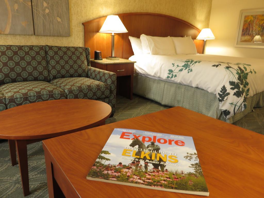 Wingate By Wyndham Elkins Hotel Room photo